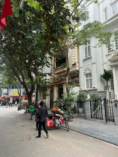 Bán BT căn góc, phân lô,xây tòa VP đẹp, Trần Thái Tông, 136m2, 42.5 tỷ