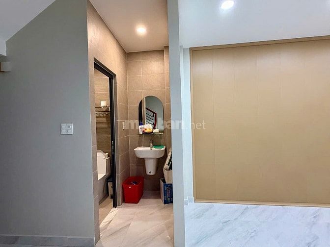 CĂN 1: CHO THUÊ NHÀ HẺM 4M (XH) PHẠM VĂN HAI, P.5, Q.TB, 27TR.