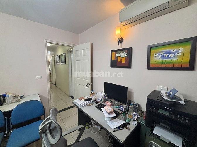 Chính chủ cần tiền bán nhanh căn góc chung cư Giải Phóng 90m2 3 ngủ