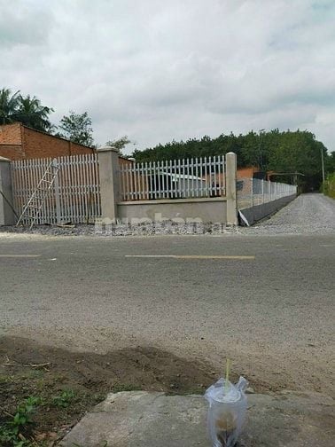 263m2(10×26) ngay cây dù vàng , mặt tiền đường trung hưng