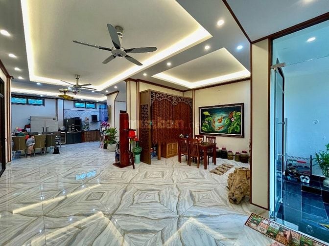 Đốc Ngữ 141m² - 2 slot đỗ xe riêng, an ninh khép kín, chính chủ bán.