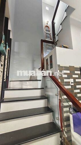 NHÀ GẦN NGÃ TƯ GA, TRỆT LẦU, 2PN, 2WC,  KHU AM NINH
