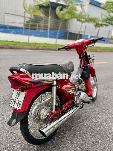 Honda Dream Thái Đỏ