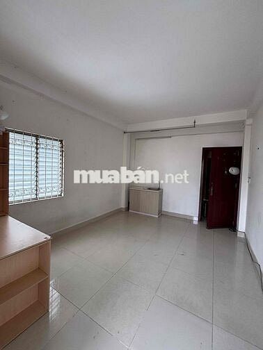 Phòng máy lạnh đối diện chùa VNQT đường 3.2, 28m2,3.8tr