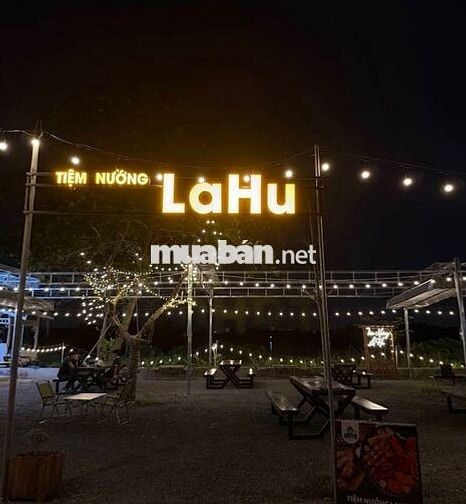 Nhân Viên Phục Vụ | Tiệm Nướng LaHu Thảo Điền