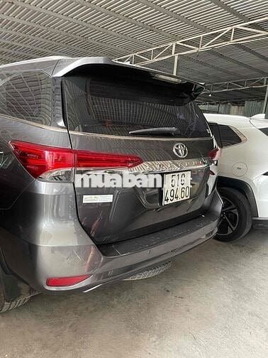 Toyota Fortuner Xám 138120 km