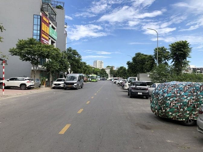 Phố Bồ Đề – Long Biên – Ô TÔ -  51 M2 -Đất – MT 3.5 M – Giá 10.9 Tỷ. 5