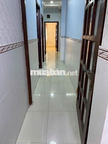 Cho thuê nhà 4 lầu nguyên căn đối diện bệnh viện Nguyễ Tri Phương