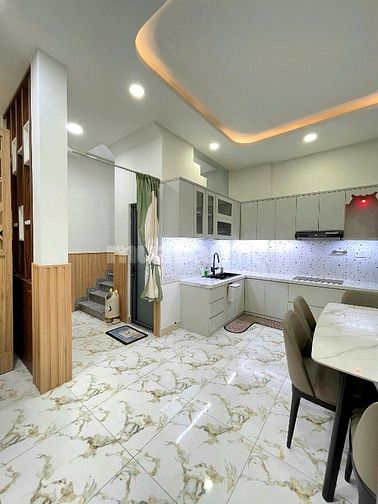 Nhà 8.1x6.2m 1 trệt 1 lầu 2PN 2WC full nội thất - Giá 5.6 tỷ TL