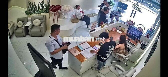 Tuyển nhân viên barbershop Q1