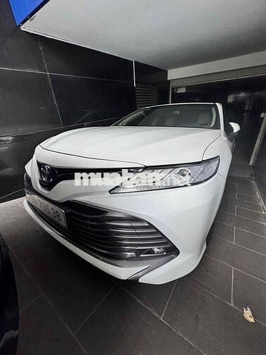 Toyota Camry 2.5Q 2021 Trắng 31.000 km