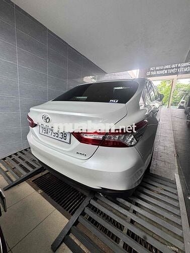 Toyota Camry 2.5Q 2021 Trắng 31.000 km