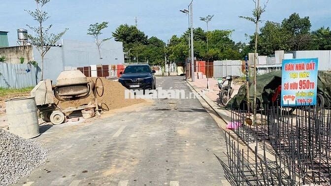 Đất nền mới ra sổ ngay cây xăng 26 đường Đồng Khởi.