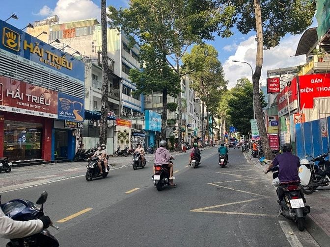 Cho thuê nhà mặt tiền Trần Quang Khải, Quận 1: 4.8m x 27m, trệt, 2 lầu