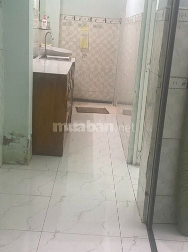 Phòng ở, ngay mặt tiền huỳnh tấn phát