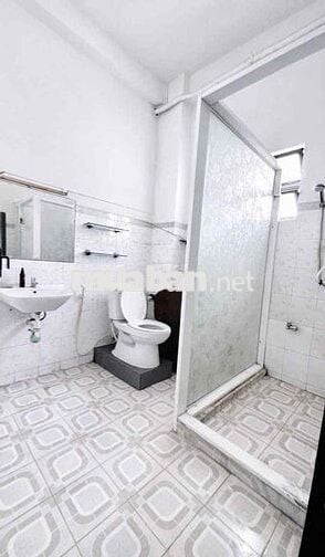 GIẢM MẠNH CÒN 7tr cho căn hộ 2 Phòng ngủ tách bếp ngay Hoa Sứ,PN