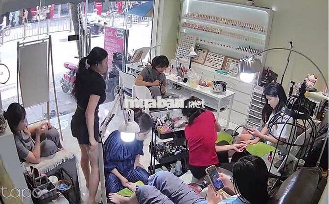TUYỂN THỢ NAIL + GỘI