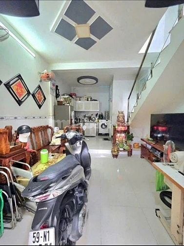 Bán gấp nhà HXH đường Phạm Thế Hiển gần bến xe Q8 SHR giá 1 tỷ 150 TL