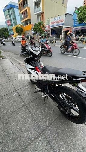 Yamaha Exciter 150 Trắng đỏ đen