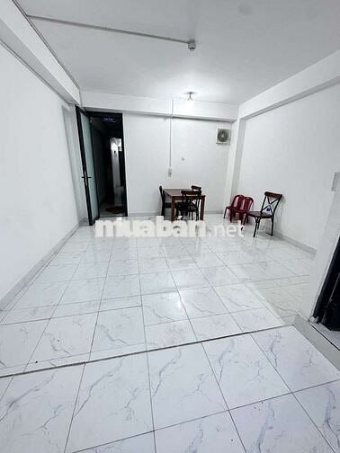 Phòng máy lạnh 50 m2, tách bếp, giờ tự do, gần chợ hoa chợ An Đông