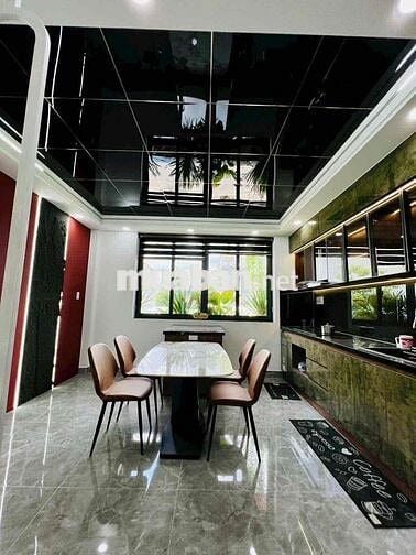 Cho Thuê Nhà Mới Xây 100% DT 200m2 1Trệt 1Lửng 3Lầu 4Pn 5Wc Sân Thượng