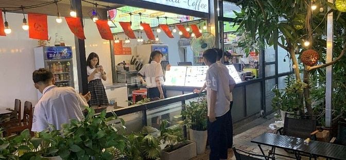 Tuyển pha chế phục vụ quán cafe trà sữa ăn vặt shaha