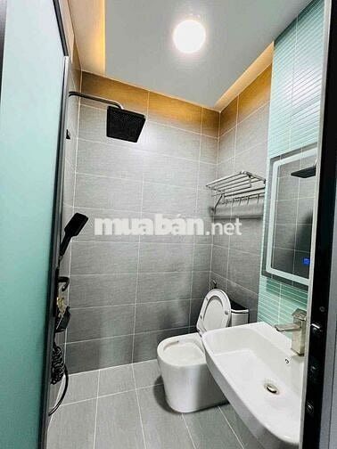 Cho Thuê Nhà Mới Xây 100% DT 200m2 1Trệt 1Lửng 3Lầu 4Pn 5Wc Sân Thượng