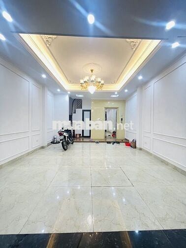 NHÀ PHẠM VĂN ĐỒNG 45 M2 X 7T THANG MÁY FULL NỘI THẤT NHỈNH 14 TỶ.