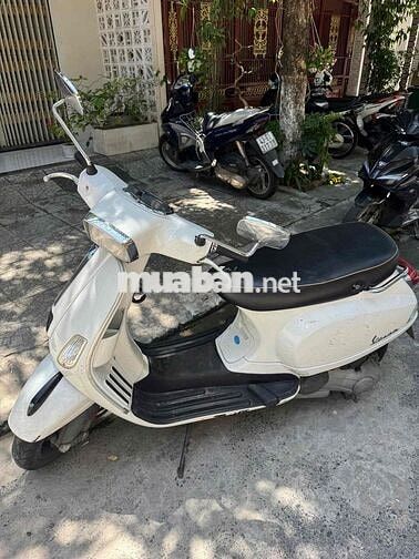 Piaggio Vespa màu Trắng