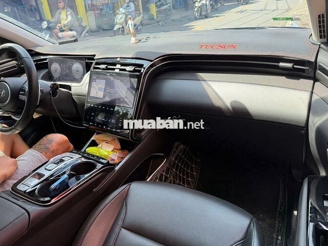 Hyundai Tucson 2022 Dầu 25000 km Đen
