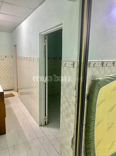 Phòng ở, ngay mặt tiền huỳnh tấn phát