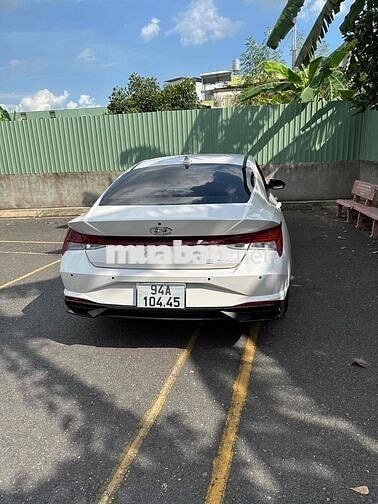 Hyundai Elantra 2025 1.6 đặc biệt 4800 km