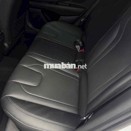 Hyundai Elantra 2025 1.6 đặc biệt 4800 km
