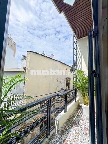 NHÀ ĐẸP Q7- HẺM ÔTÔ- 4x8m- 2 TẦNG- CHỈ 4 TỶ Nhỉnh