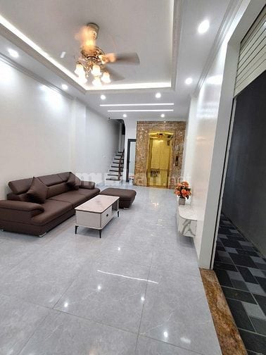 Tôi chính chủ, bán nhà 6 tầng, có thang máy. Đầu ngõ 181, Trần Phú,HĐ