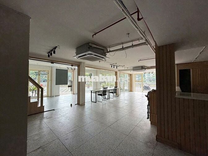  Góc 3 Mặt Tiền Hoàng Sa Q1 Có Vỉa Hè Rộng Gần Cầu Kiệu - Hai Bà Trưng