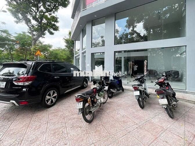  Góc 3 Mặt Tiền Hoàng Sa Q1 Có Vỉa Hè Rộng Gần Cầu Kiệu - Hai Bà Trưng