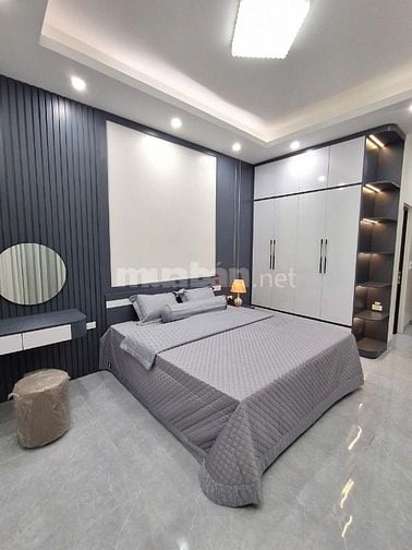Tôi chính chủ, bán nhà 6 tầng, có thang máy. Đầu ngõ 181, Trần Phú,HĐ