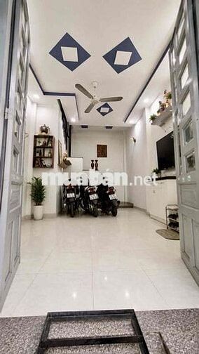 CHỦ GẤP NHÀ TÂN KỲ TÂN QUÝ, 30m2, 3,1 TỶ, Bình Tân, hẻm 4M