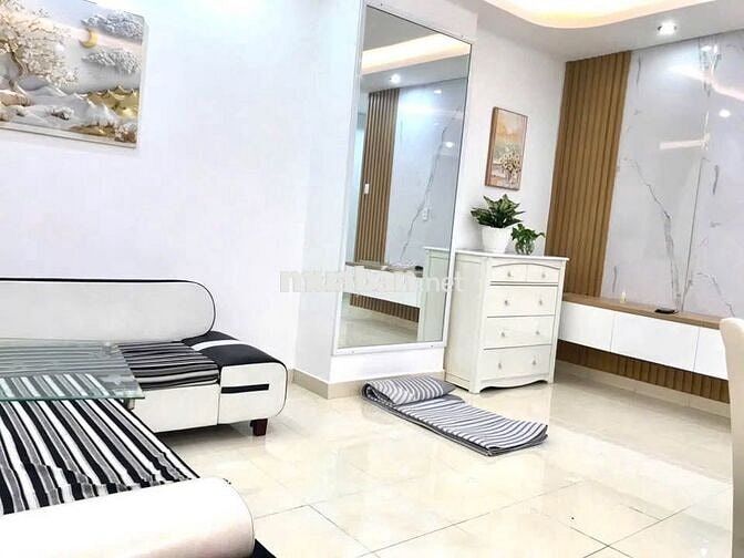 Cho thuê biệt thự 10x20m gần Phạm Văn Đồng, Kha Vạn Cân