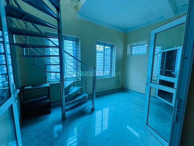 CHỈ 1 NHÀ RA PHỐ - GIÁP NHỊ - BỜ SÔNG SÉT - ĐẦU TƯ ĐỈNH -  37M2 * 