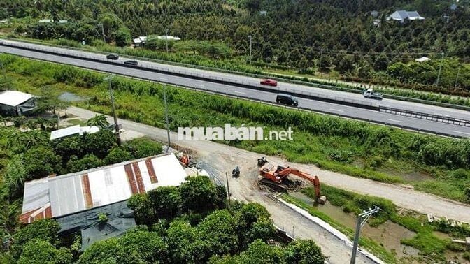 Bán Nền tặng nhà ngay trường học cấp 1 + 2 và 3