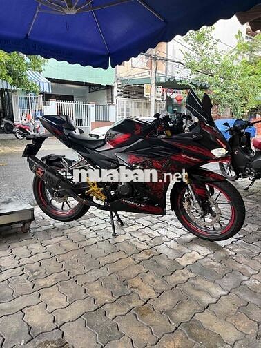 Honda CBR150R Đen đỏ