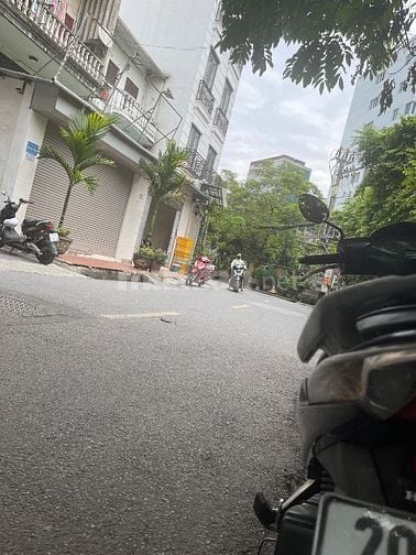 Bán nhà phố nguyễn ngọc nại 8 tầng thang 