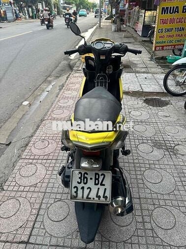 Yamaha Novo 5 Vàng đen đã sử dụng