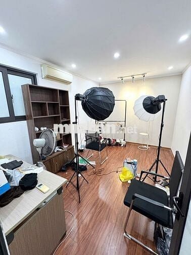 Chính chủ cho thuê văn phòng 20m2- 4 tr- phố Thái Hà