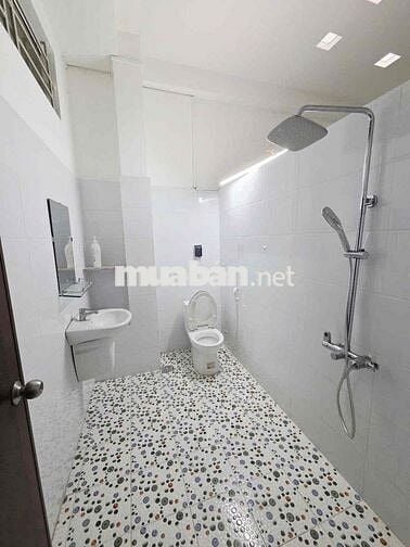 Nhà Full Nội Thất 4,5x20m 2Lầu (4PN 3WC) Đường 10m Thông. Khuông Việt