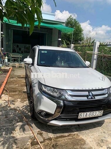 Mitsubishi Outlander 2019 Trắng