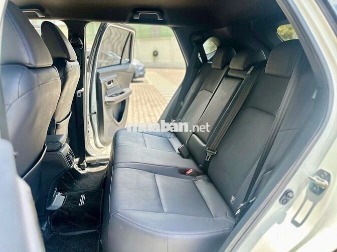 Toyota Yaris Cross 1.5 D- 2024 Trắng 24.500 km
