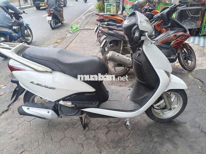 Honda Lead Trắng